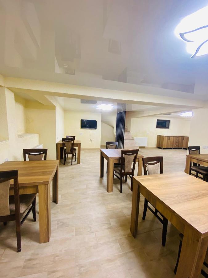 Hotel Sunrise Кутаїсі Екстер'єр фото