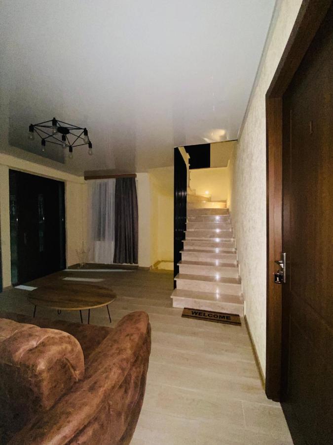Hotel Sunrise Кутаїсі Екстер'єр фото
